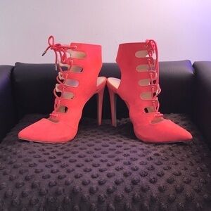 CORAL HEELS ✨✨✨
